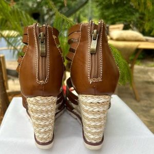 Size 7 , gladiator style,brown,Espiral Sandal